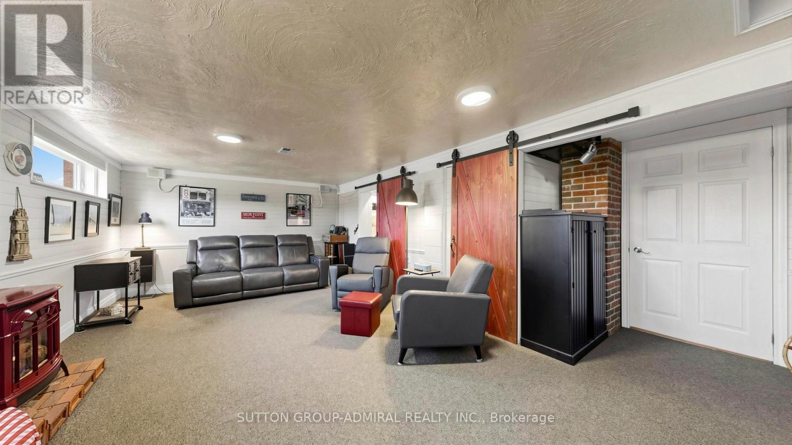218 BAY THORN DRIVE - 37