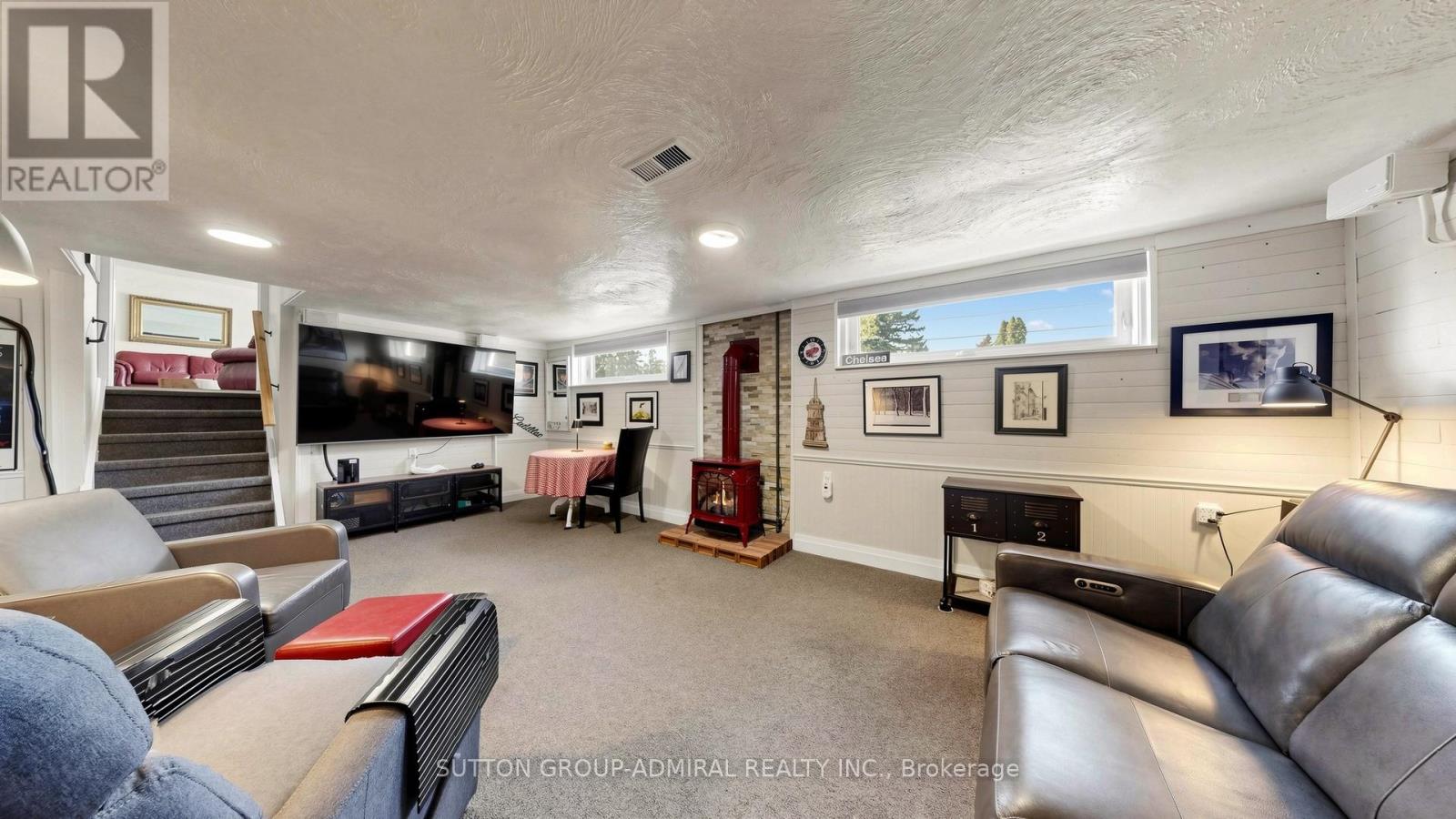 218 BAY THORN DRIVE - 40