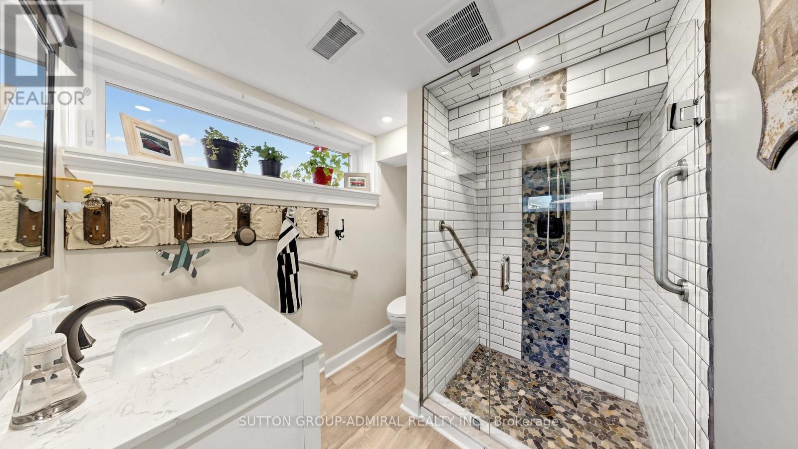218 BAY THORN DRIVE - 41