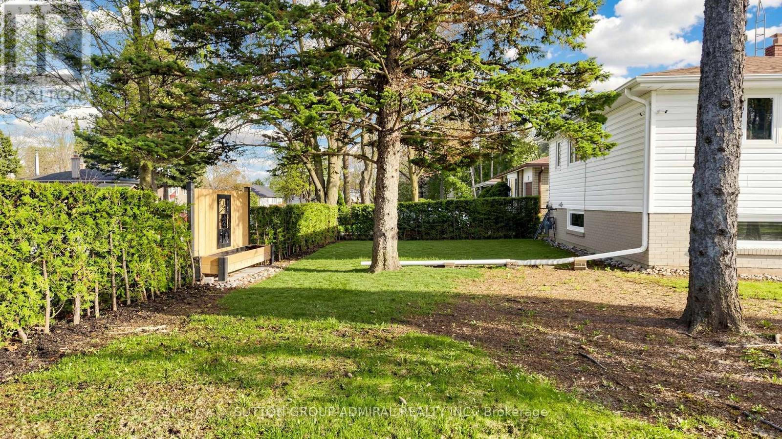 218 BAY THORN DRIVE - 42