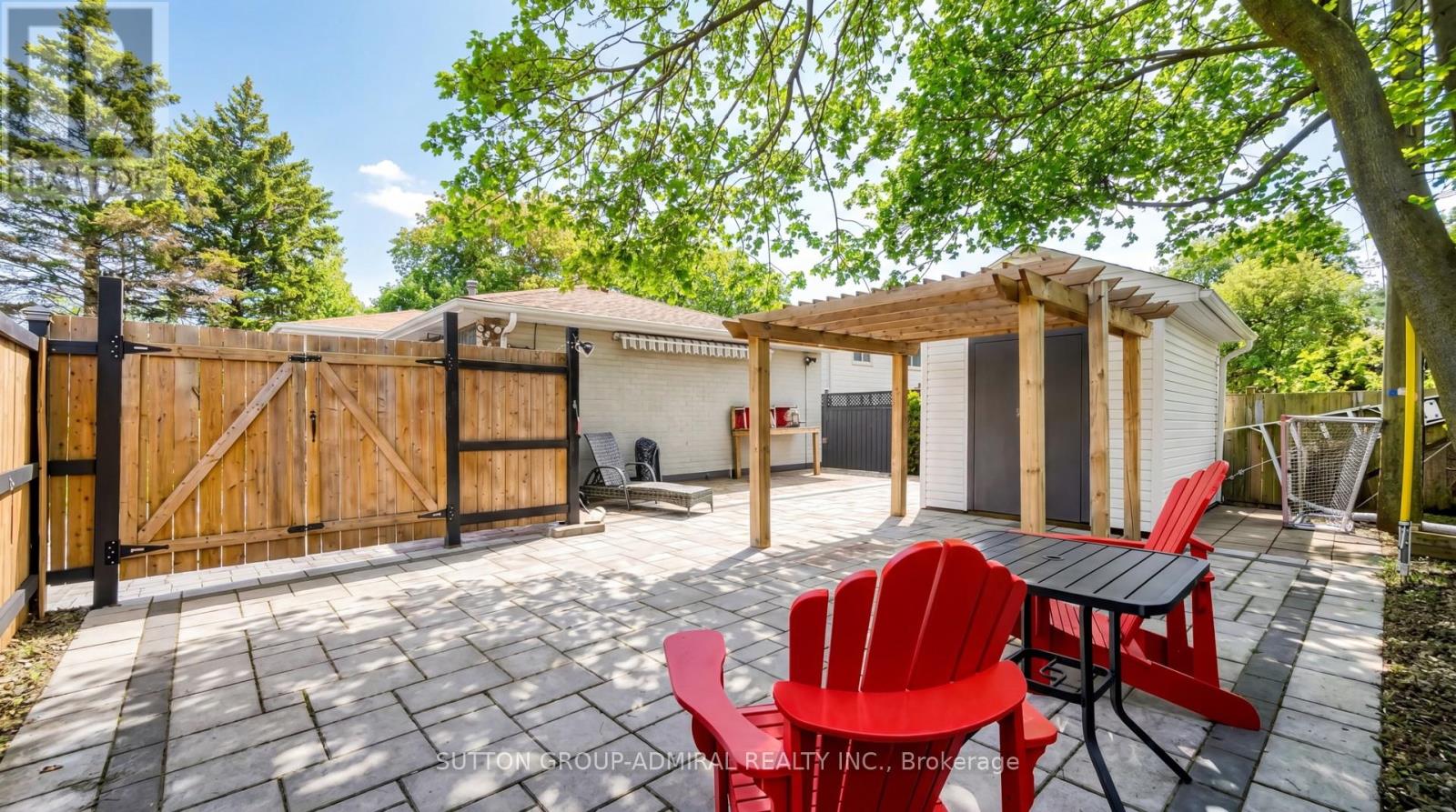 218 BAY THORN DRIVE - 47