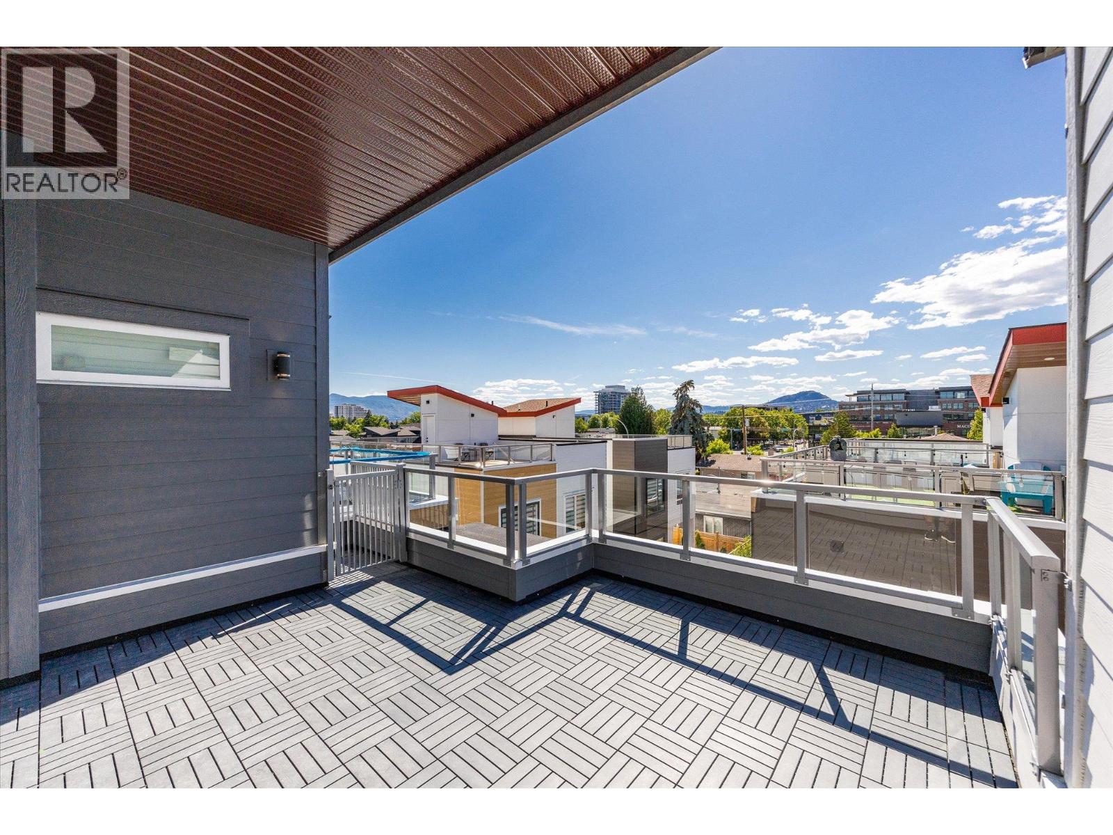 #4 760 Raymer Avenue - 25