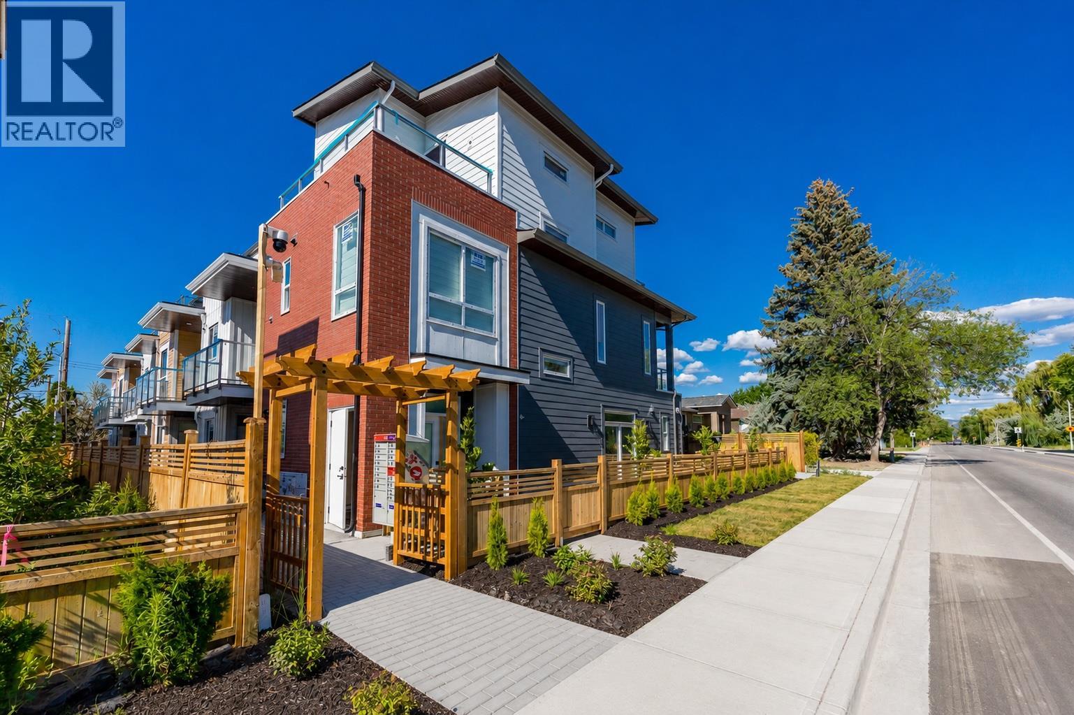 #6 760 Raymer Avenue - 2