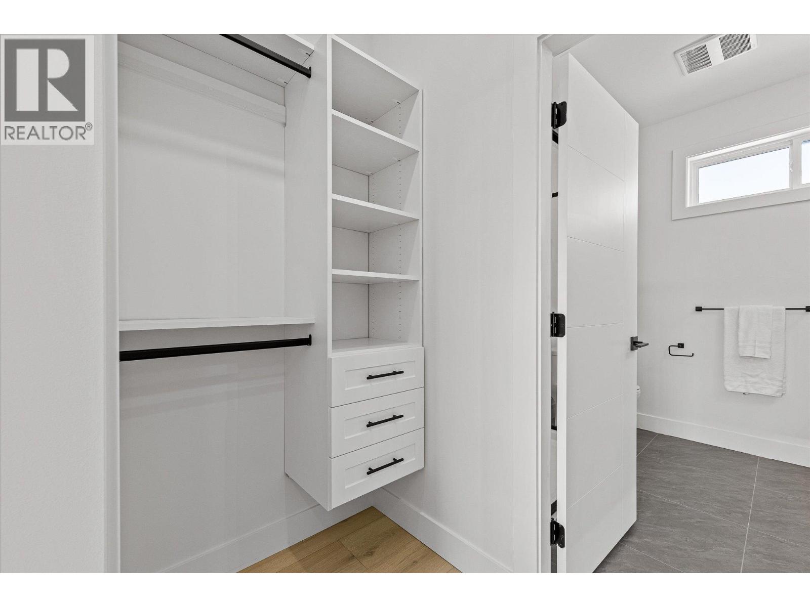 #6 760 Raymer Avenue - 31