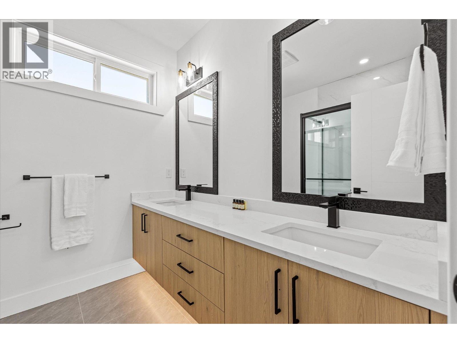 #6 760 Raymer Avenue - 32