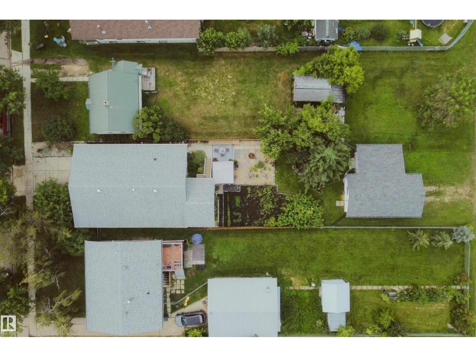 5020 47 ST - 61