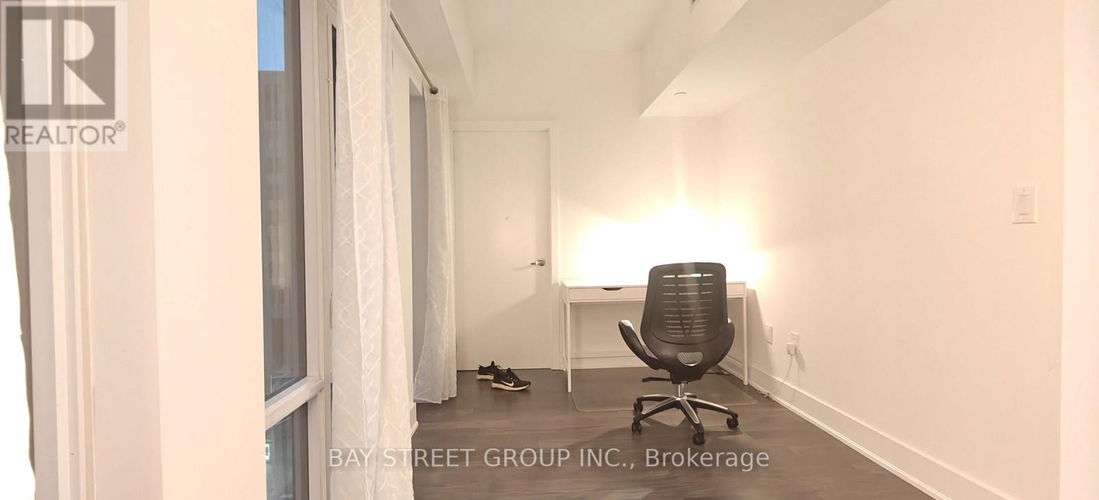 #614 955 BAY STREET - Image 8