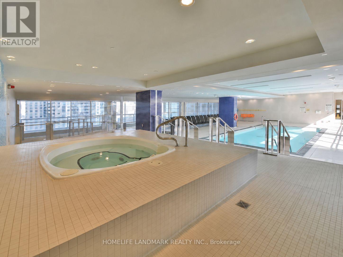 #4003 55 BREMNER BOULEVARD - 21