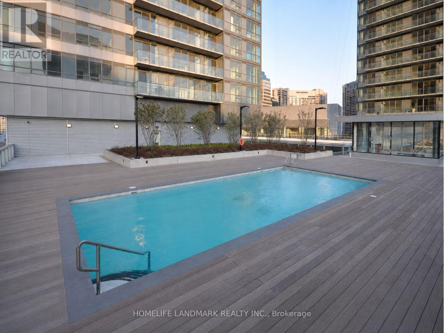 #4003 55 BREMNER BOULEVARD - 25