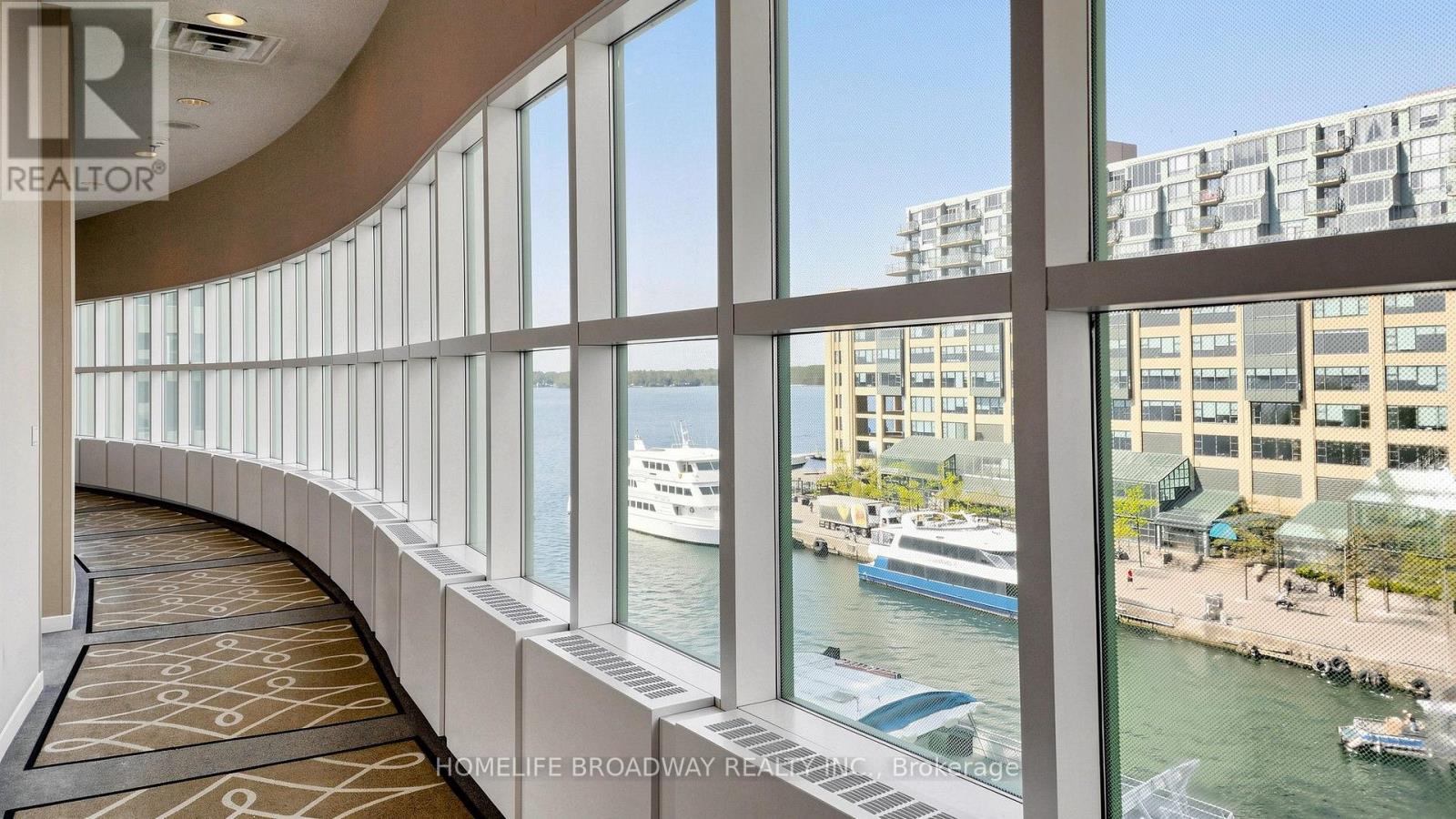 #3507 77 HARBOUR SQUARE - Image 32