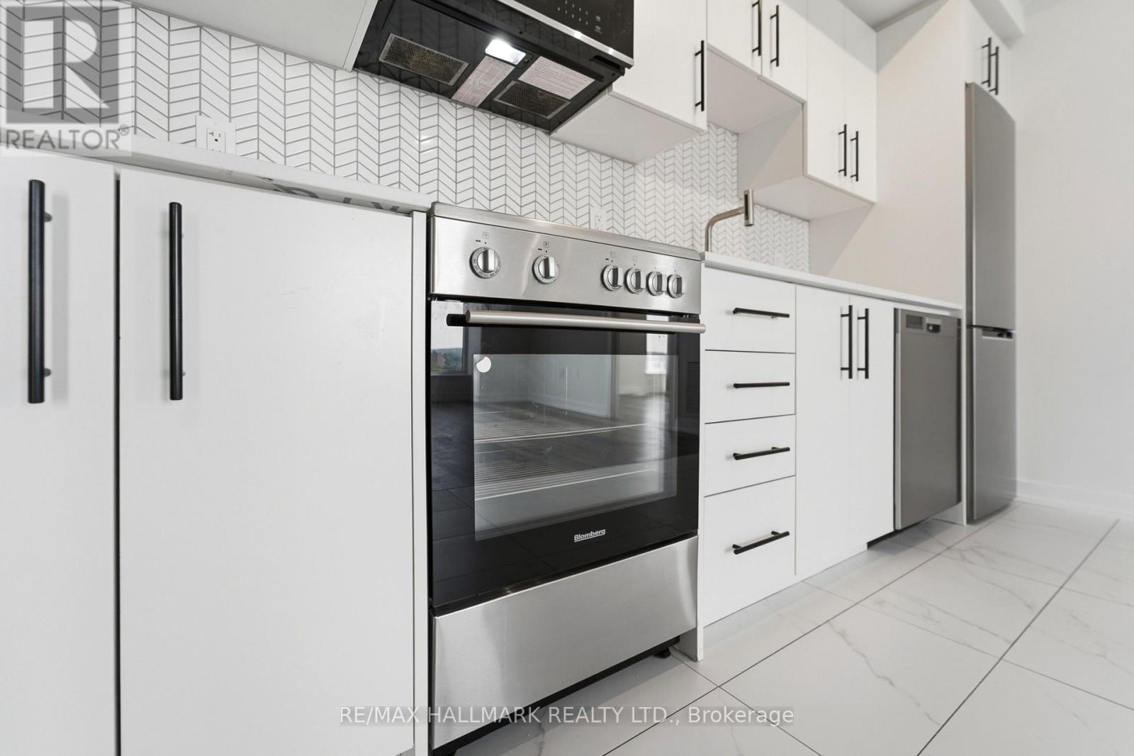 #1406 5 WELLINGTON STREET S - Image 12