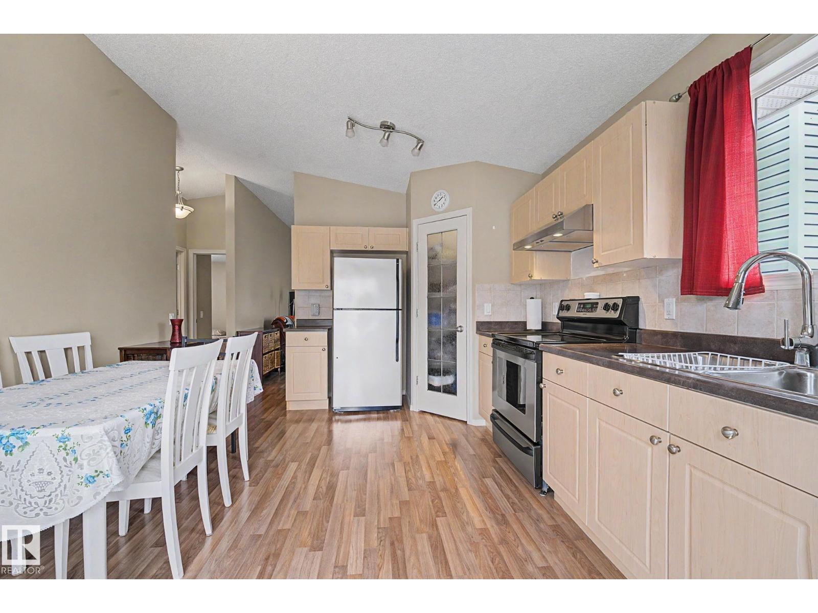 19039 47 Avenue NW - Photo 11