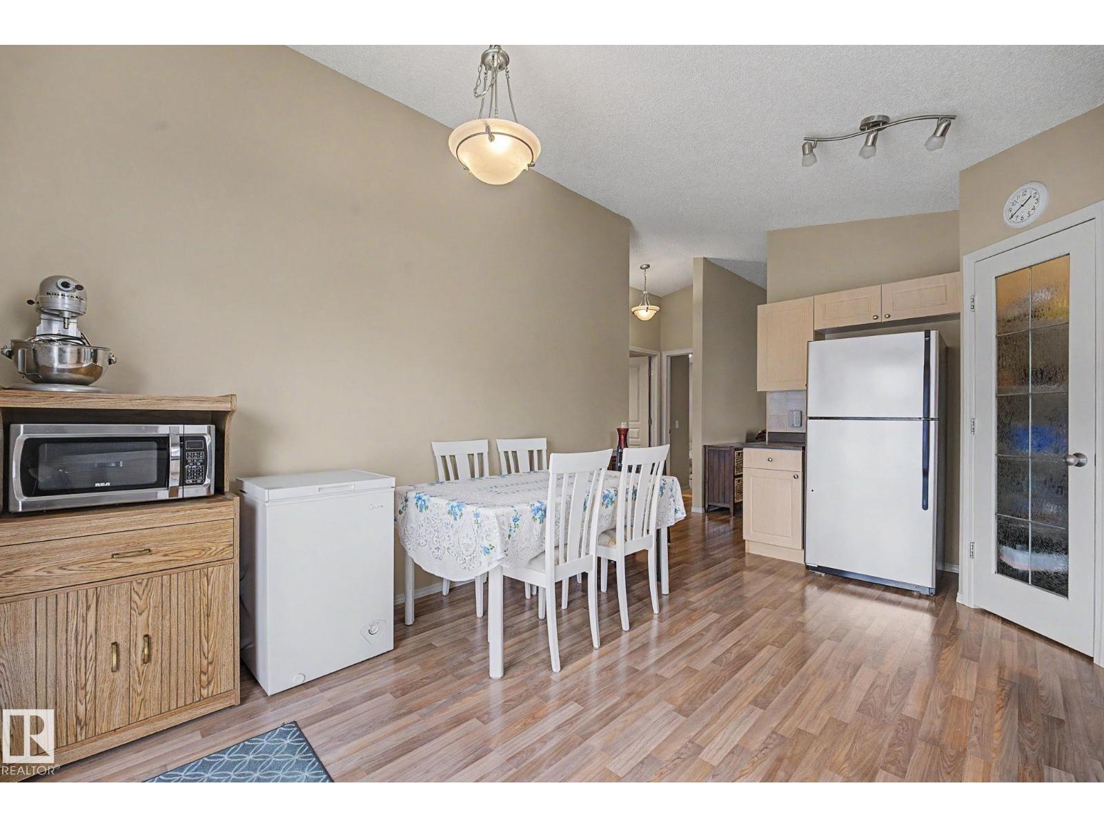 19039 47 AV NW - 12