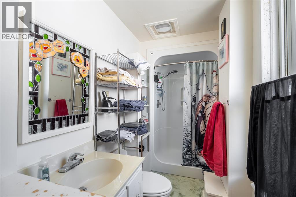 407 QUEEN STREET - 15