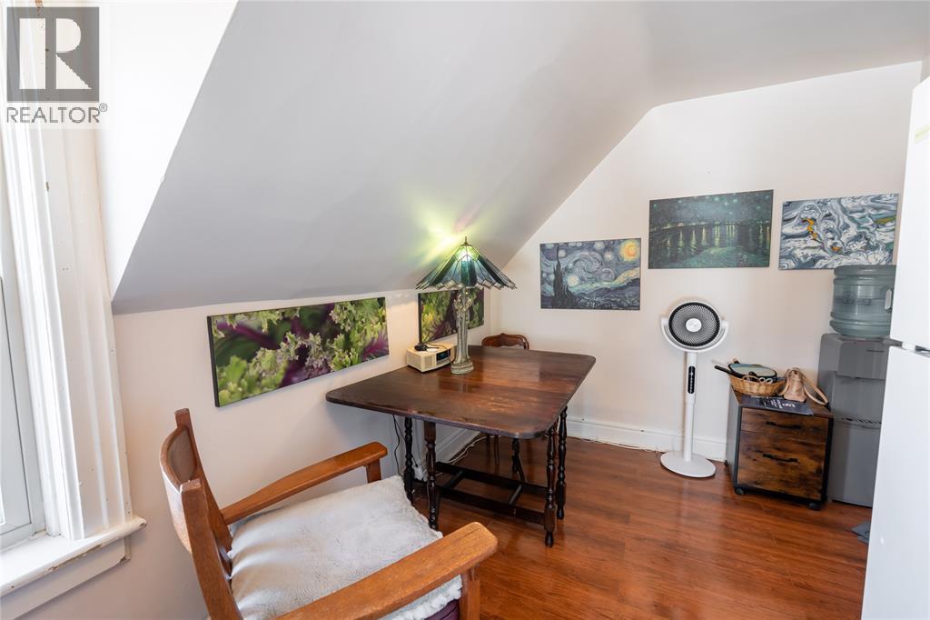 407 QUEEN STREET - 21