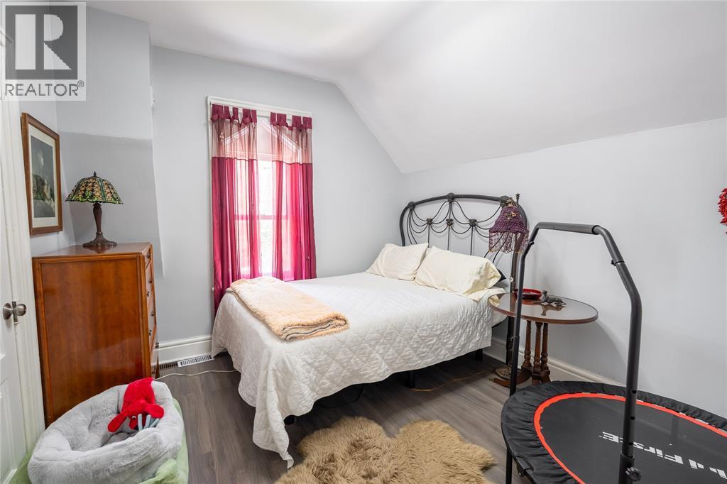 407 QUEEN STREET - 23