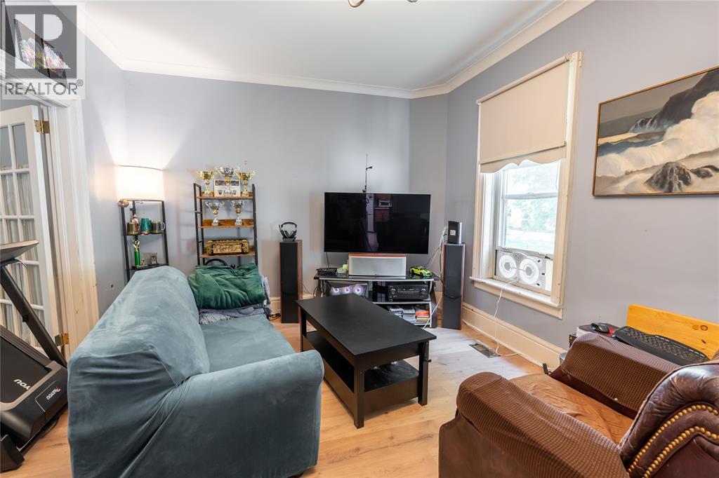 407 QUEEN STREET - 5