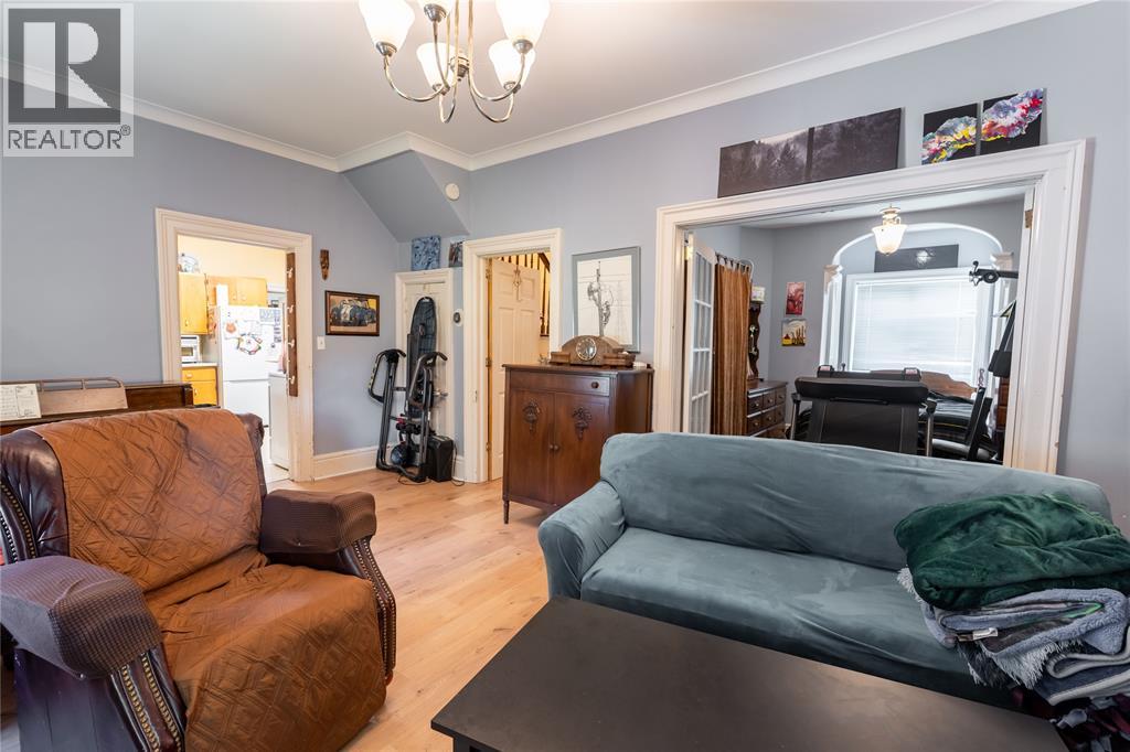 407 QUEEN STREET - 6