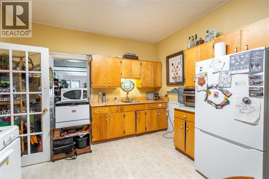 407 QUEEN STREET - 8
