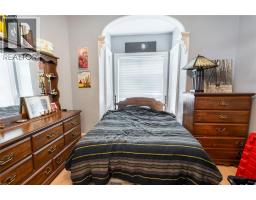 Bedroom - 407 Queen Street, Petrolia, ON N0N1R0 Photo 11