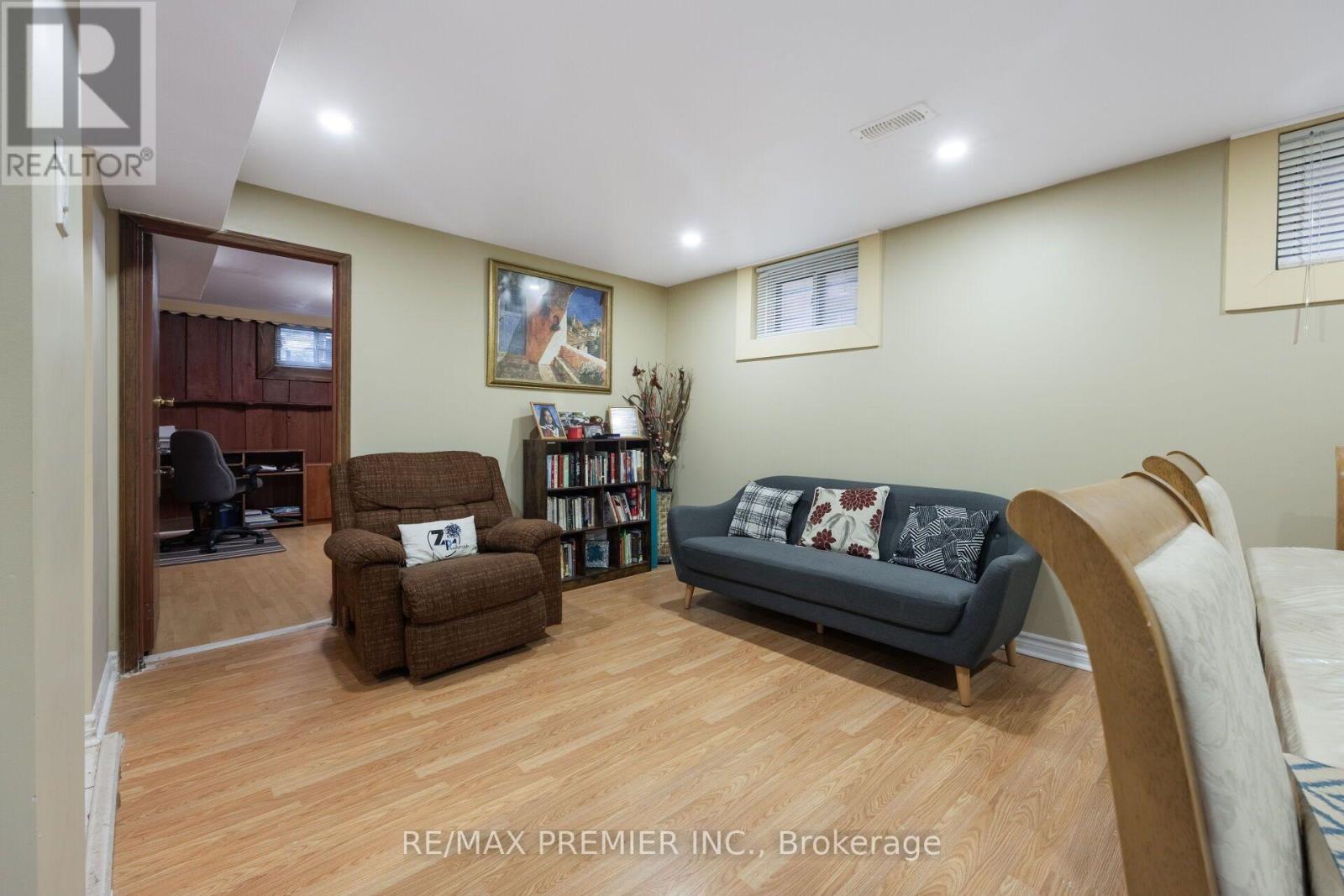 35 BARKWIN DRIVE - Image 32