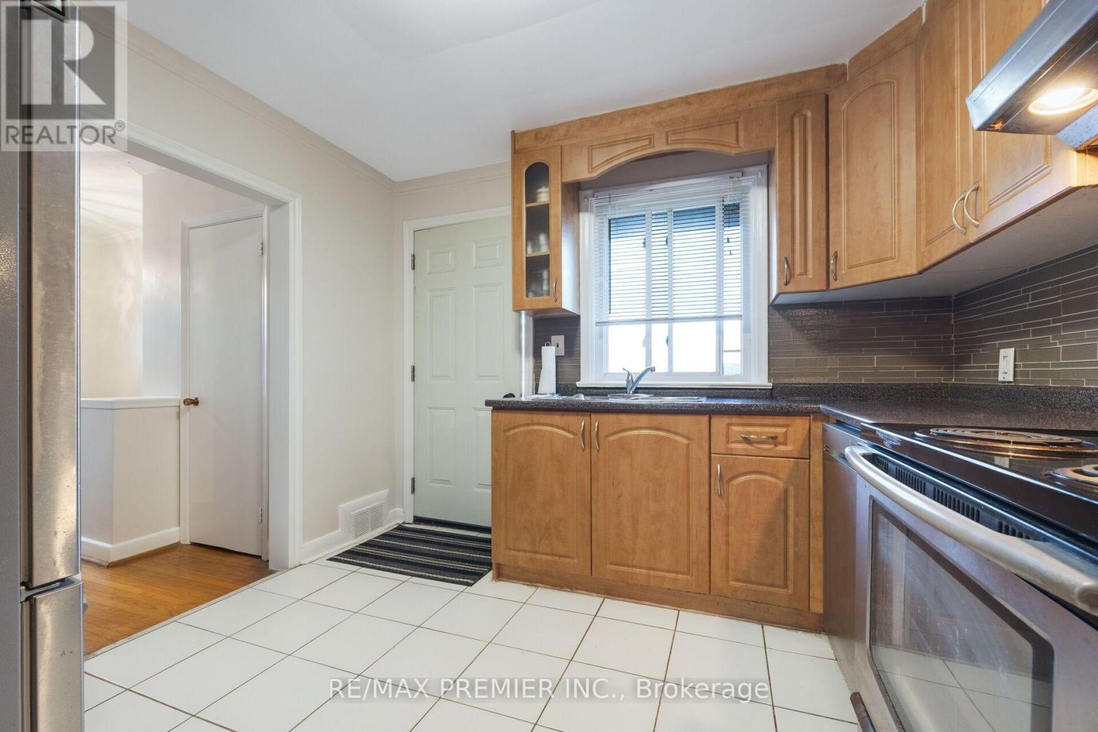 35 BARKWIN DRIVE - 21
