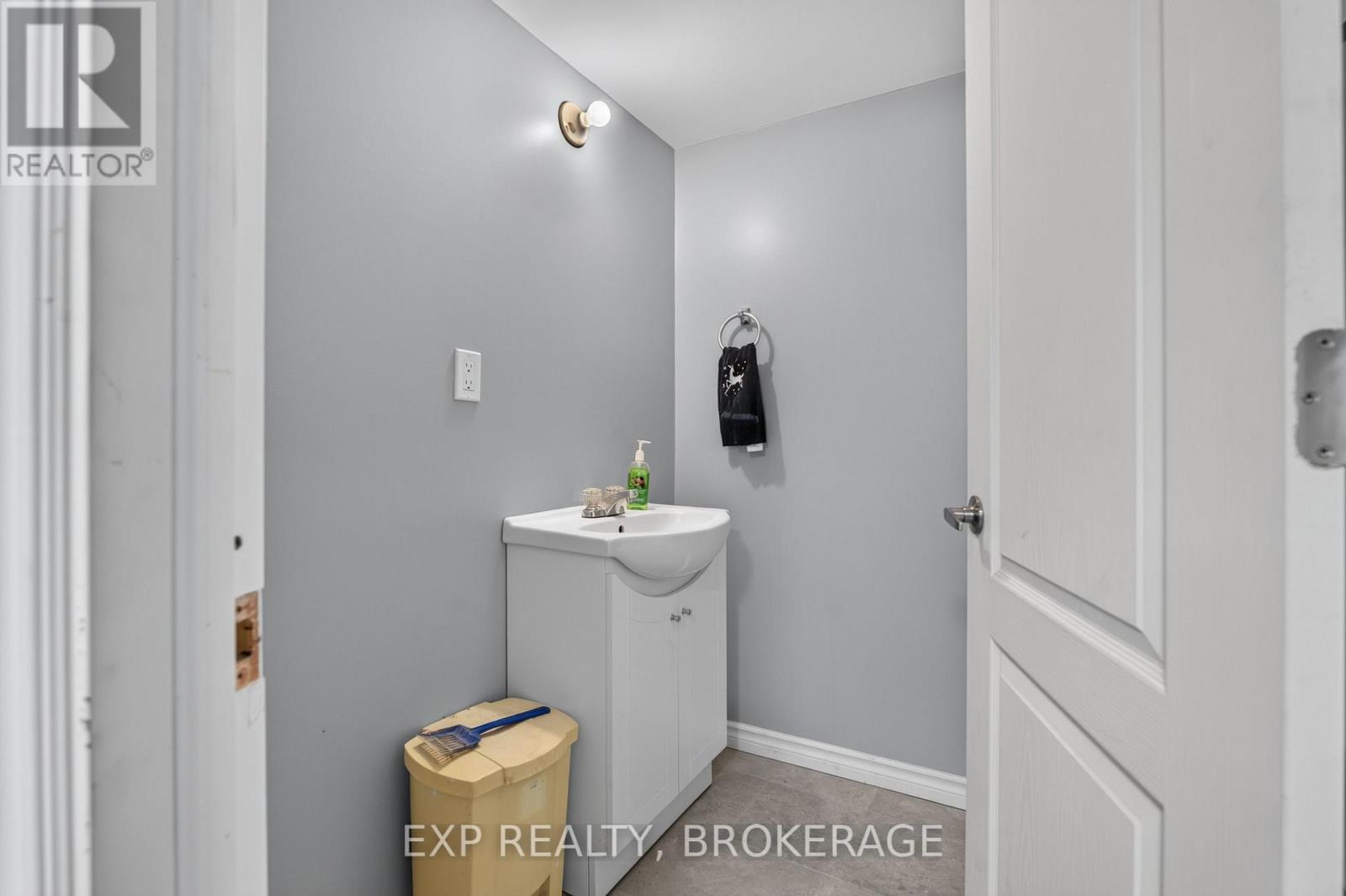 59 FAIRFIELD BOULEVARD - Image 31