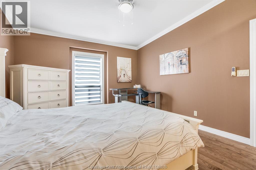 24 Mcintosh AVENUE - 12