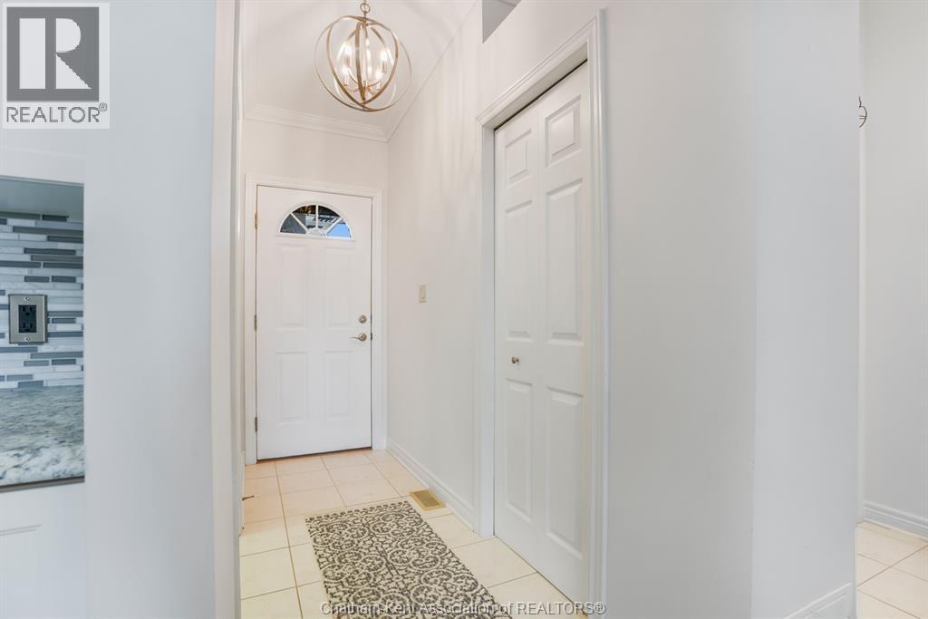 24 Mcintosh AVENUE - 3