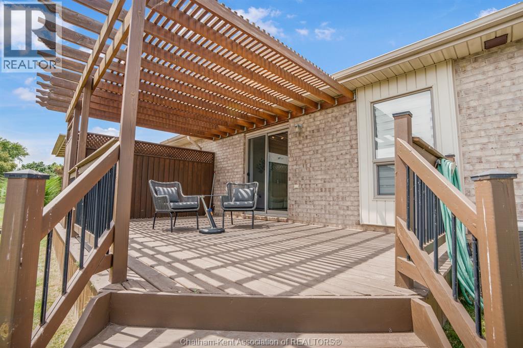 24 Mcintosh AVENUE - 35
