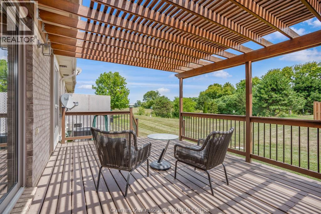 24 Mcintosh AVENUE - 38