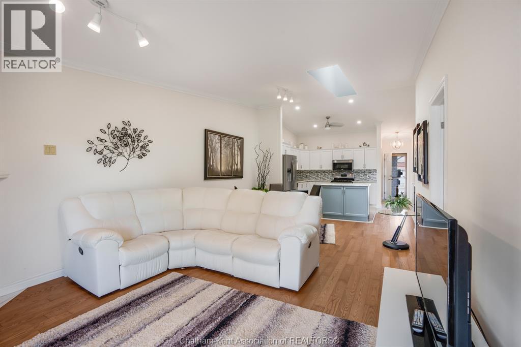 24 Mcintosh AVENUE - 21