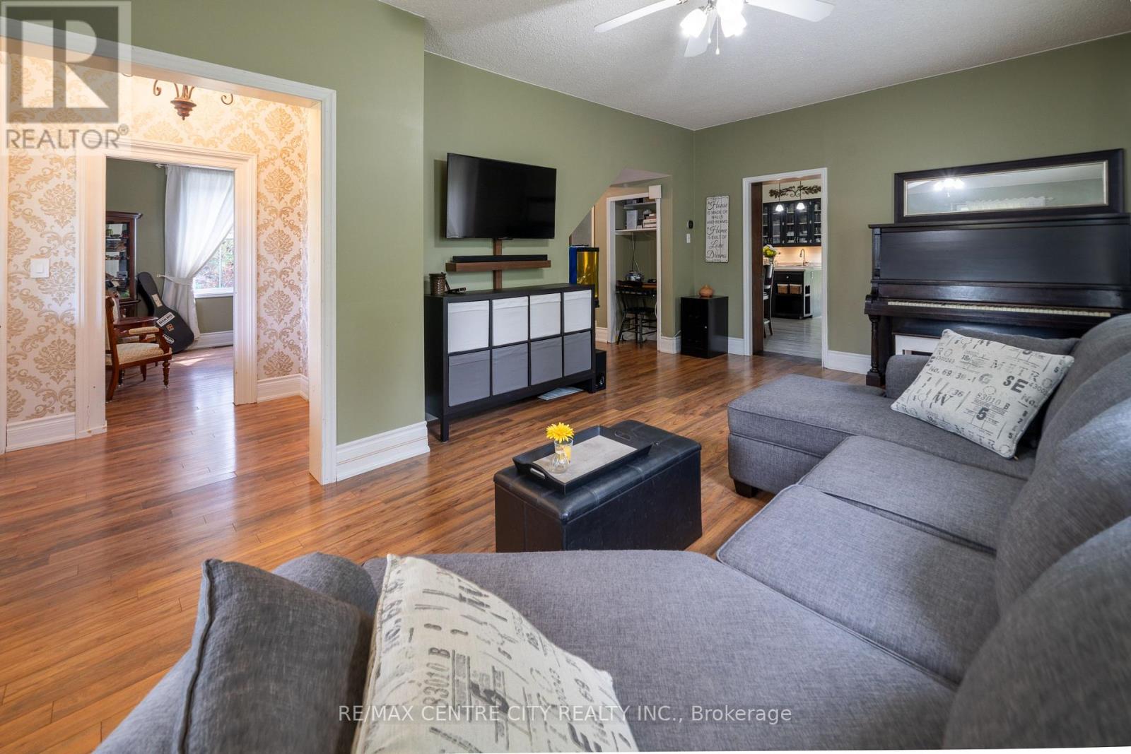2179 EGREMONT DRIVE - 17