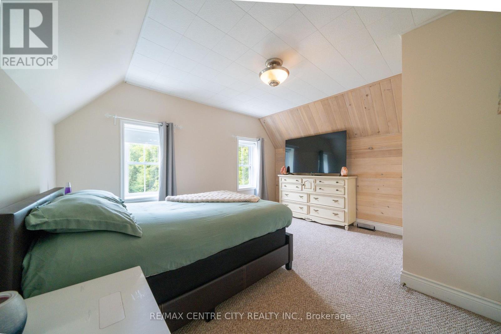 2179 EGREMONT DRIVE - 33