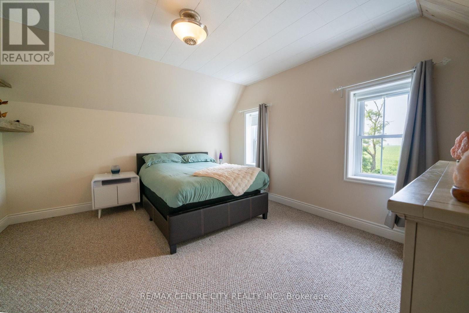 2179 EGREMONT DRIVE - 34