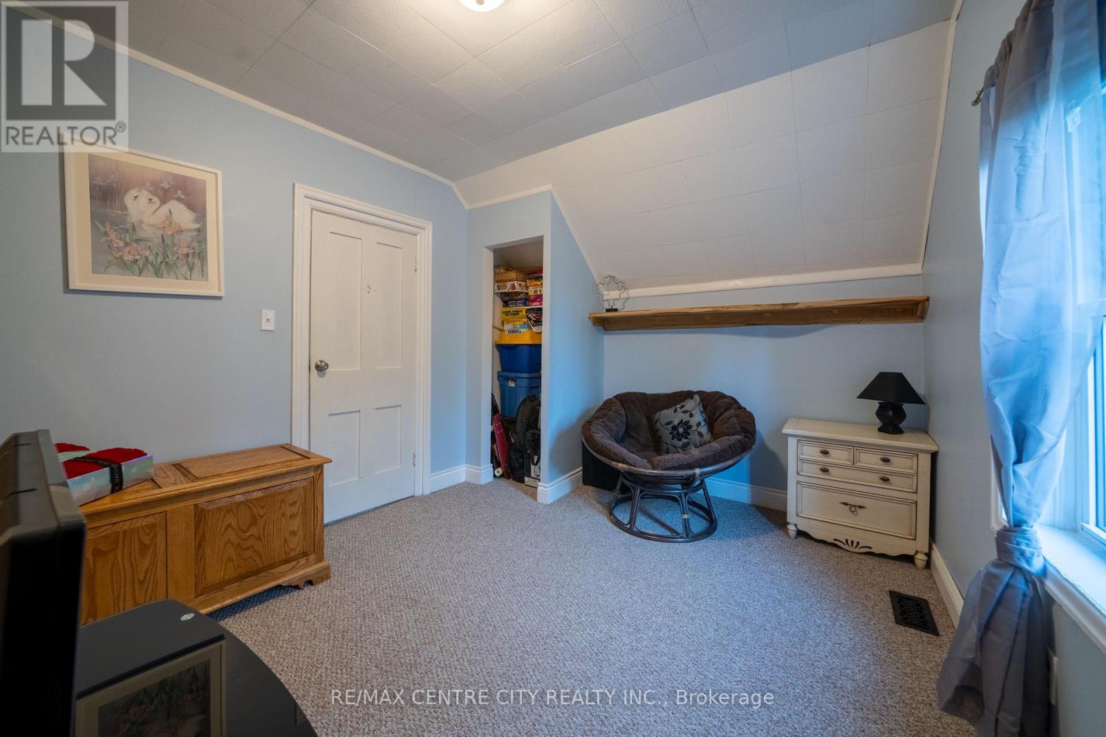 2179 EGREMONT DRIVE - 35