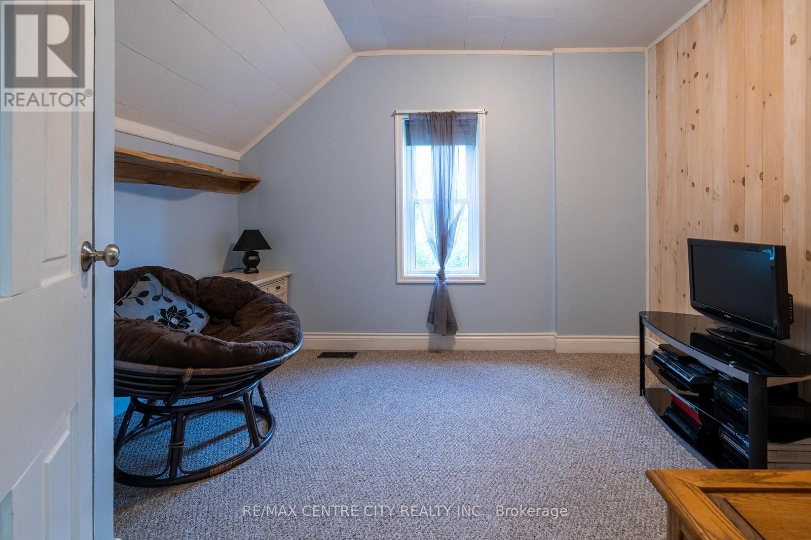 2179 EGREMONT DRIVE - 36