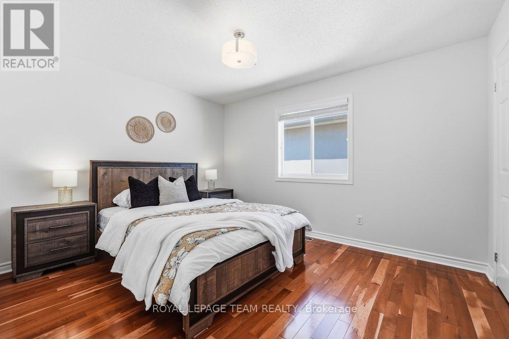 13 RIVERSTONE DRIVE - 26