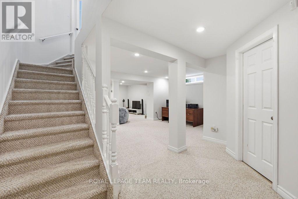 13 RIVERSTONE DRIVE - 35