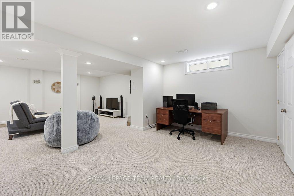 13 RIVERSTONE DRIVE - 36