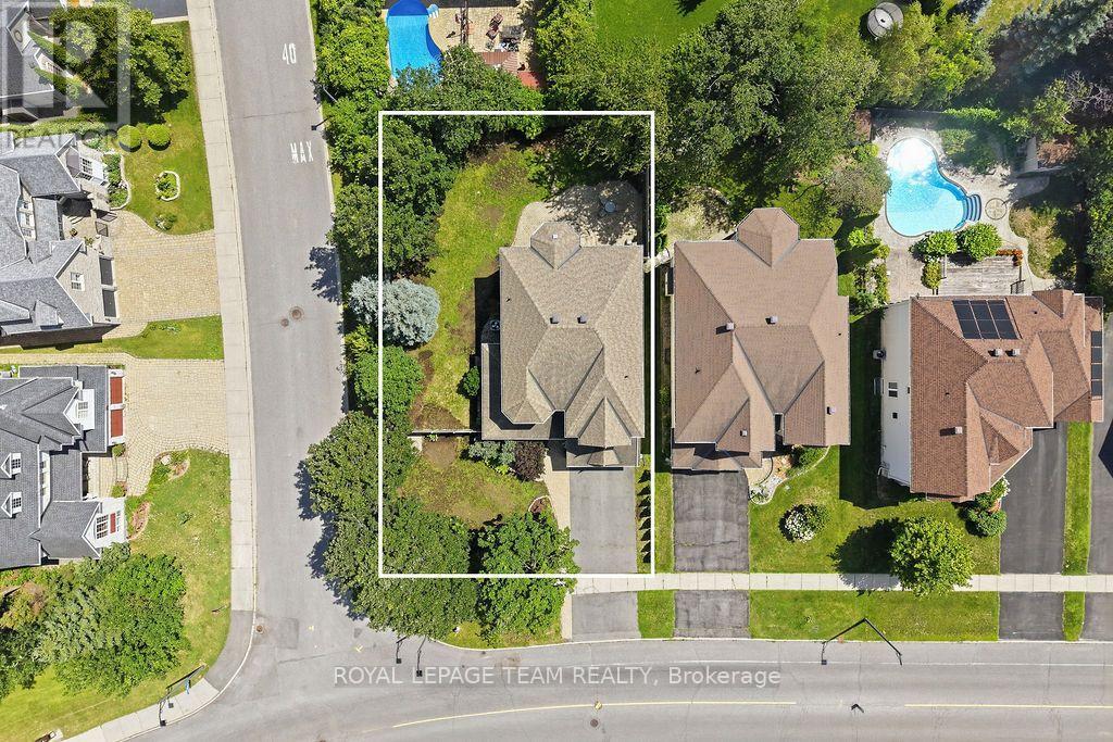 13 RIVERSTONE DRIVE - 48