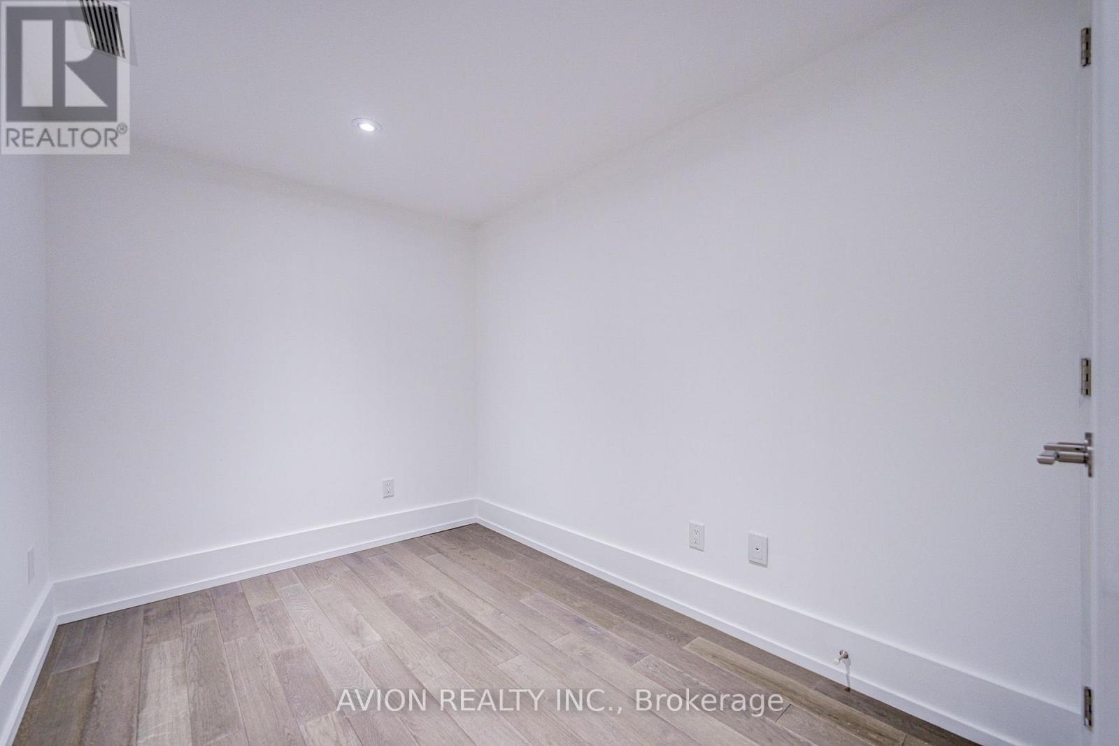 7A SYLVAN AVENUE - 34