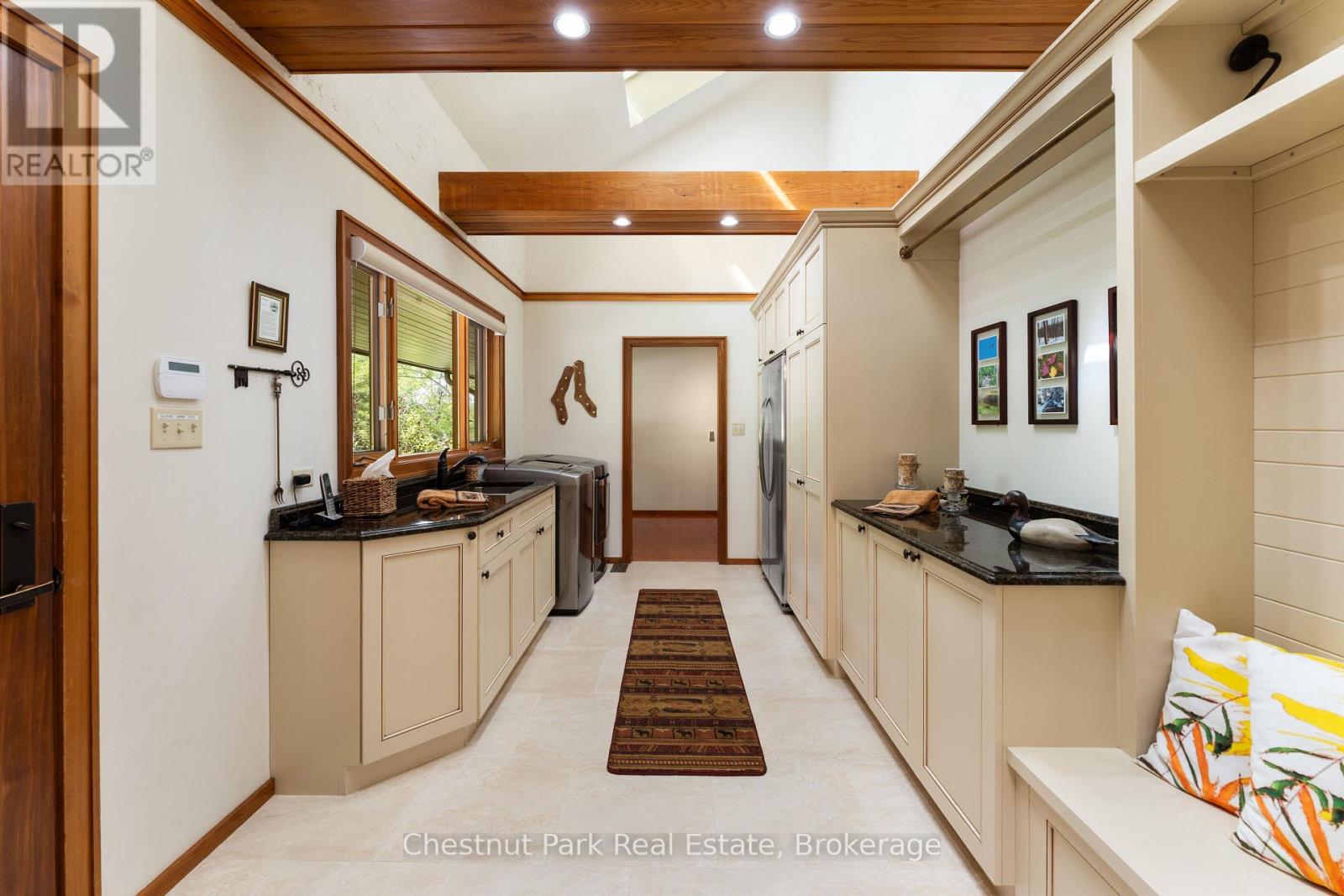 #2 1088 LAWLAND HEIGHTS ROAD - 19