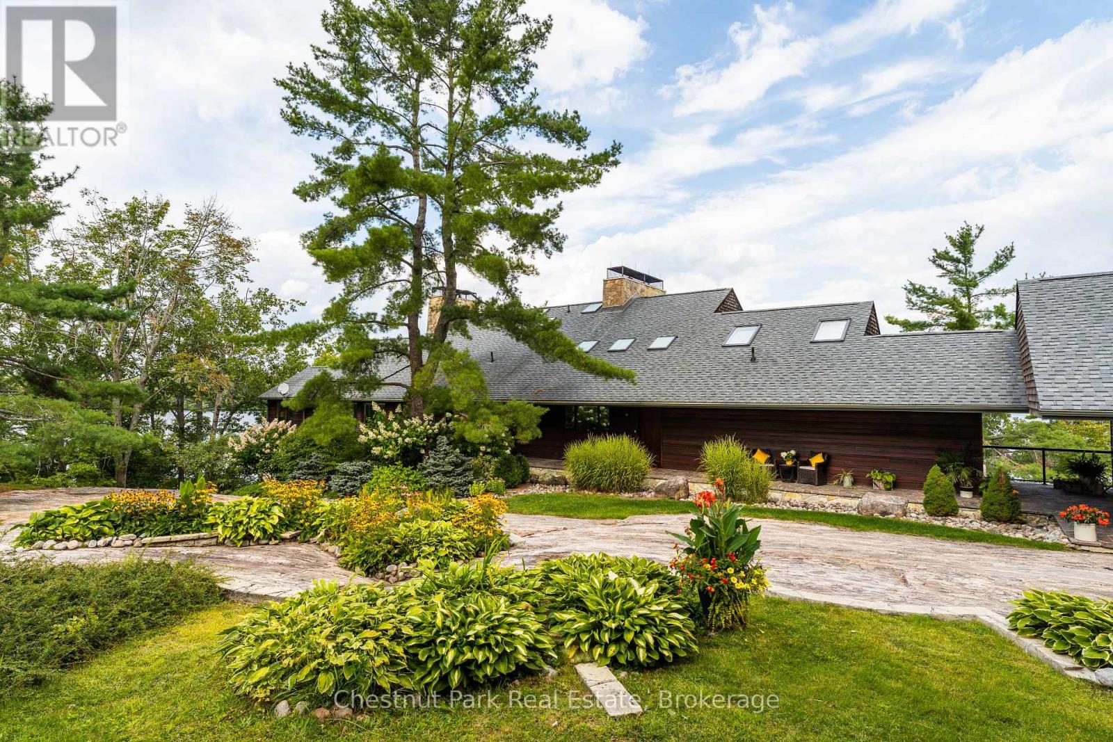 #2 1088 LAWLAND HEIGHTS ROAD - 4