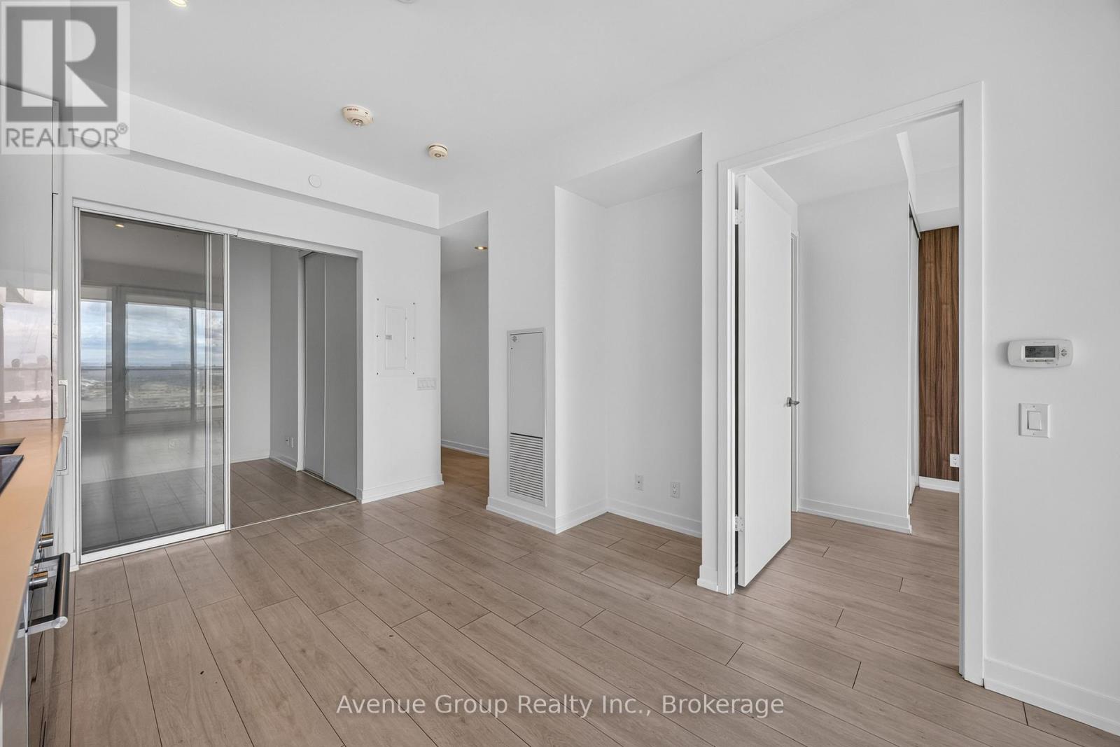 #2106 898 PORTAGE PARKWAY - 10