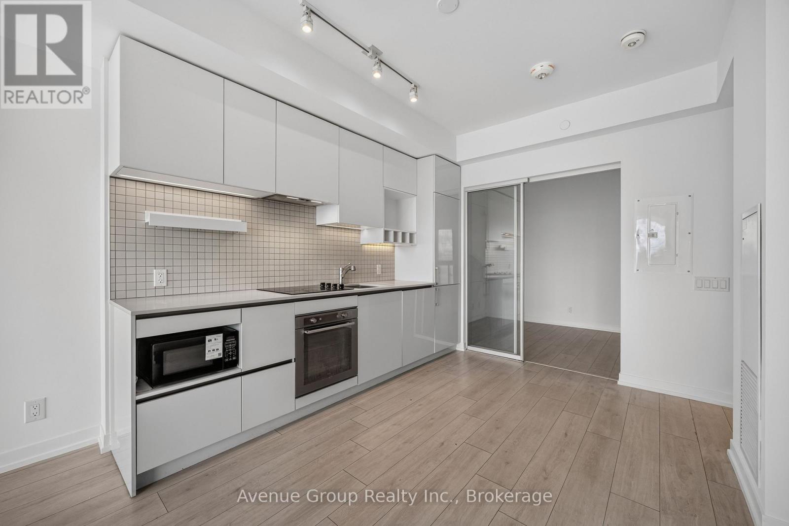 #2106 898 PORTAGE PARKWAY - 12