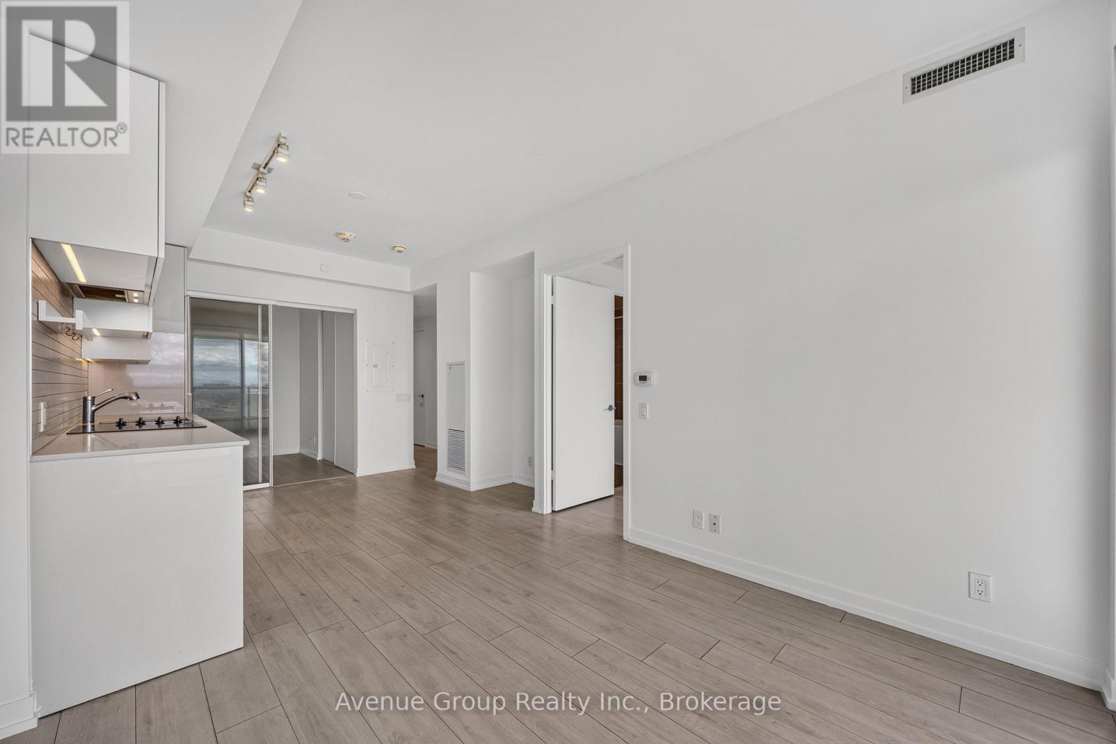 #2106 898 PORTAGE PARKWAY - 22