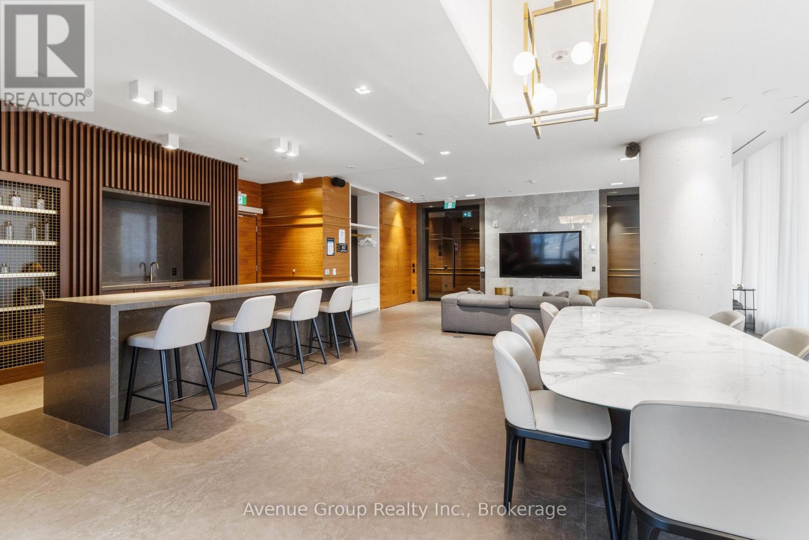 #2106 898 PORTAGE PARKWAY - 46
