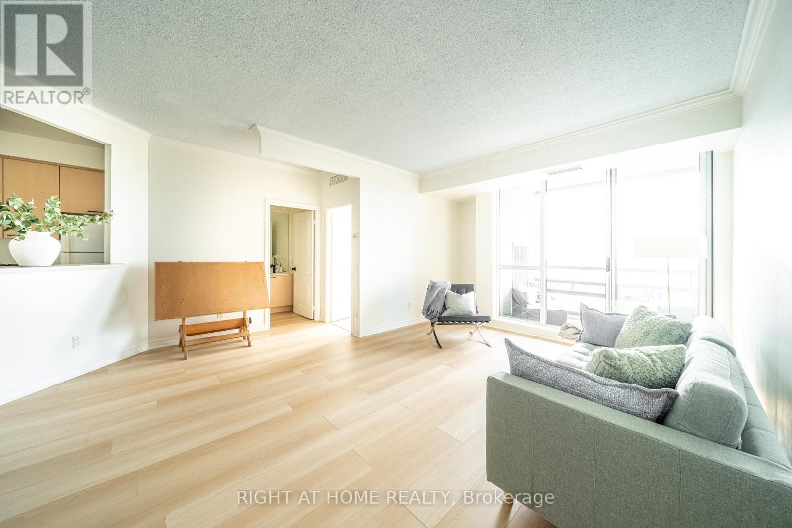 #1707 1 BELVEDERE COURT - Image 3