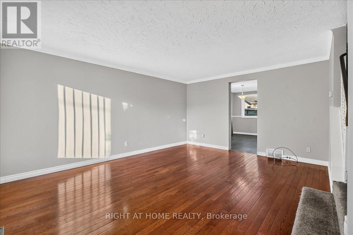 620 CARLTON STREET - 5